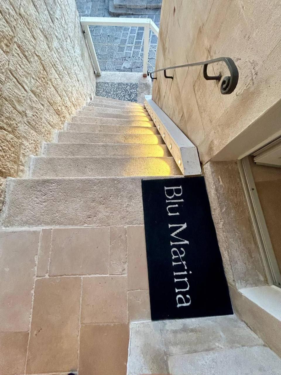 Blu Marina Apartment โจวีนัซโซ ภายนอก รูปภาพ